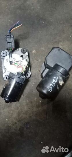 Моторчик дворника Terrano 2 праворукий