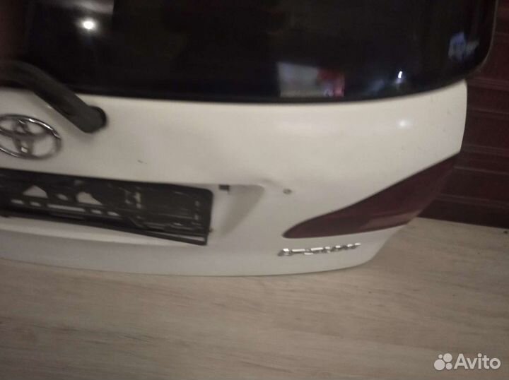 Продам заднюю дверь багажника