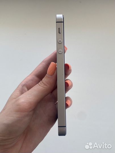 iPhone SE 128gb серый 2016