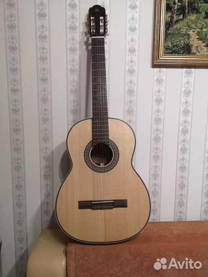 Классическая гитара NewTon Soloist