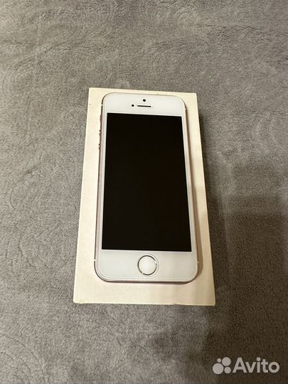 iPhone SE, 32 ГБ