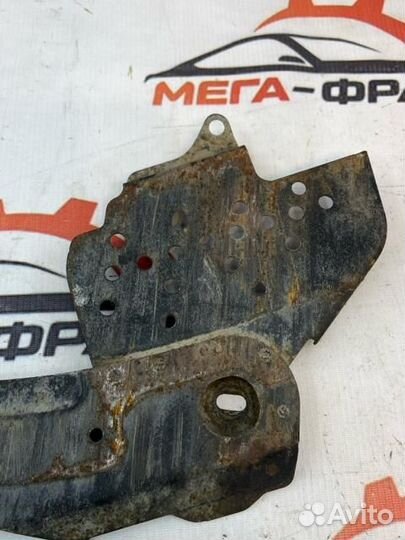 Крепление глушителя Mazda Mazda3 седан LF17 2005