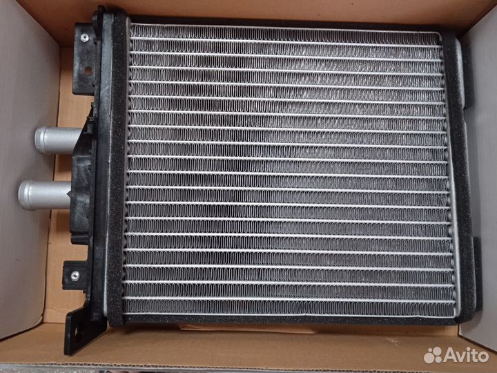 Радиатор отопителя с кондиц. Калина, Приора новый