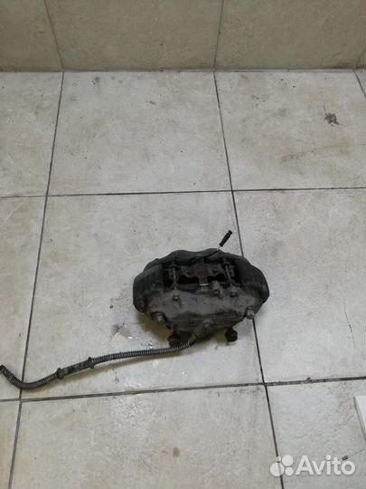 Суппорт передний правый Mercedes-Benz S-Class W221