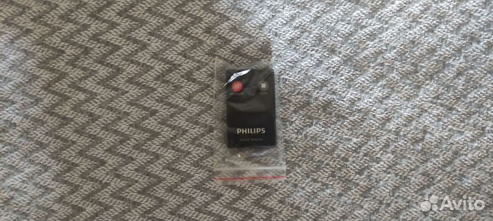 Диктофон Philips DVT 8000