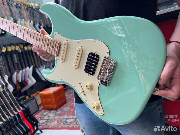 Электрогитара леворукая стратокастер