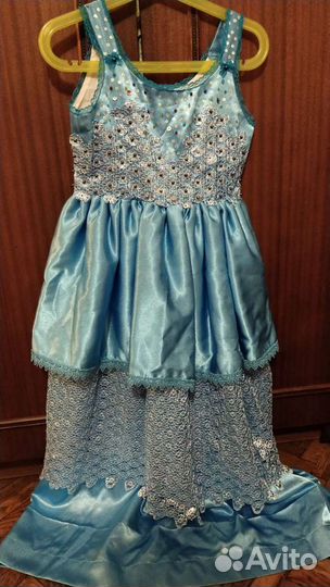 Платье праздничное