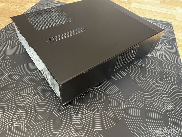 Корпус InWin с бп 300 Вт