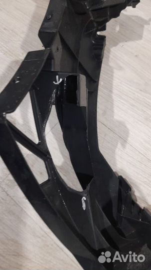 Кронштейн бампера передний левый Mercedes M Class