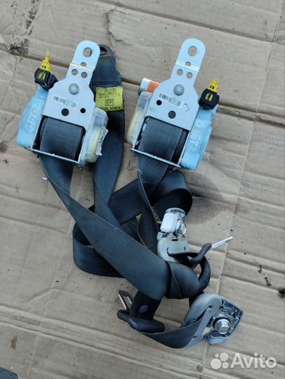 Ремень безопасности Nissan Note E11