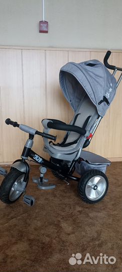 Детский трехколесный велосипед с ручкой