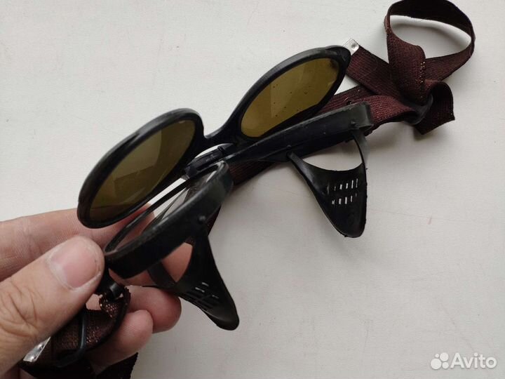 Очки газосварщика с зелёными стеклами СССР