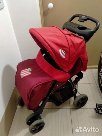 Прогулочная коляска