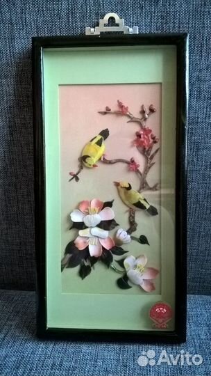 Панно из перламутра в деревянной рамке