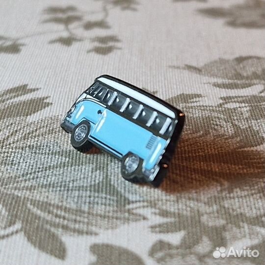 Volkswagen Bus T1 значок пин лимитированный 1/150