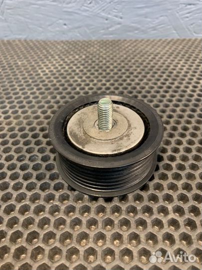 Ролик обводной навесного оборудования Bentley