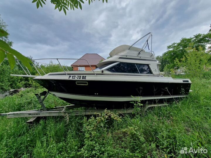 Катер Bayliner 2556