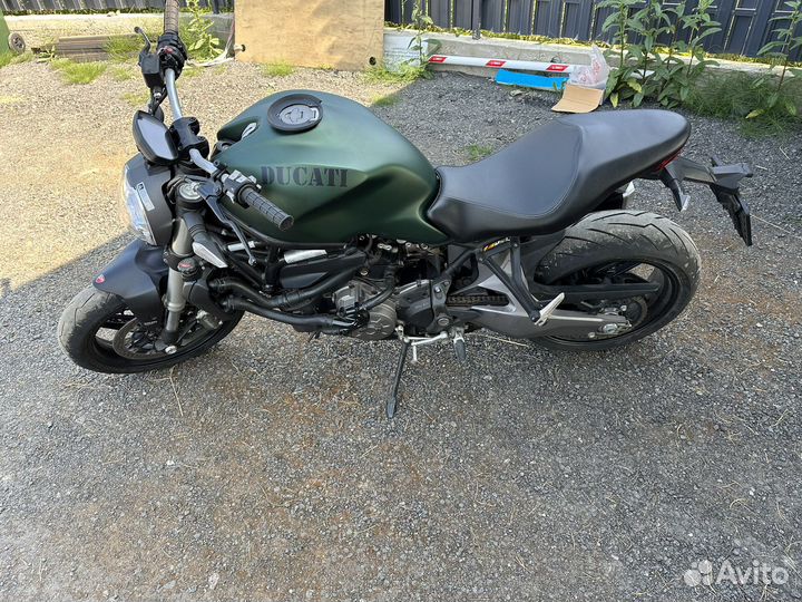 Ducati monster 821