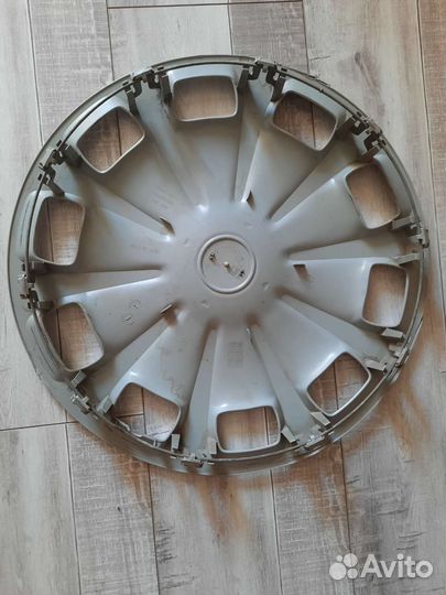 Колпак на Nissan r15