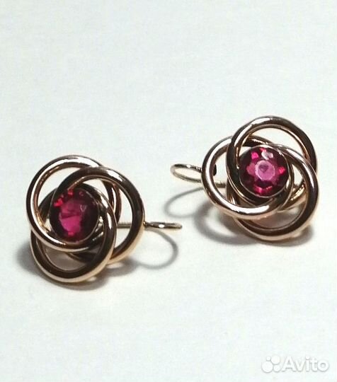 Золотые серьги 56 пробы