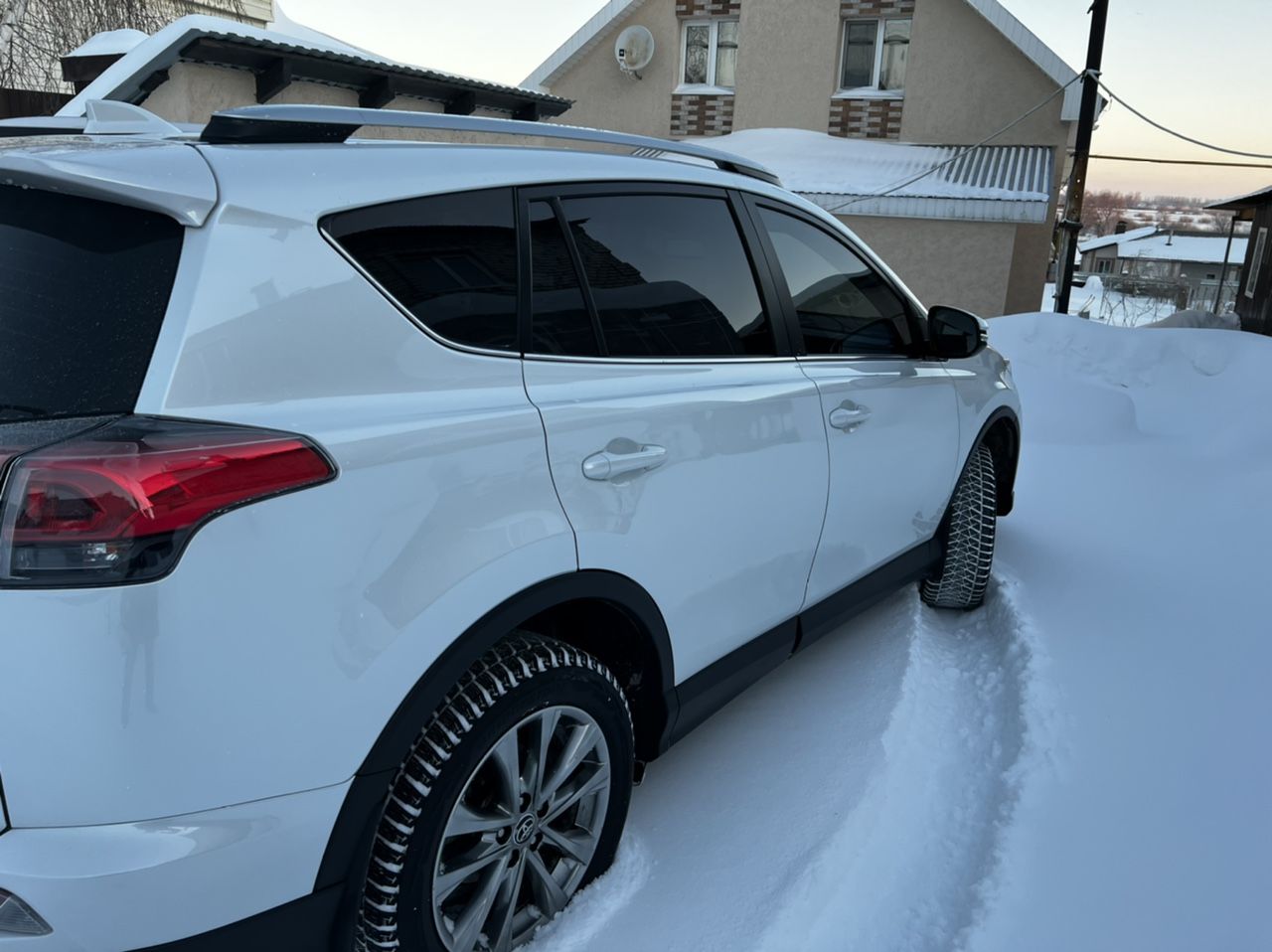 Toyota RAV4: фото владельца