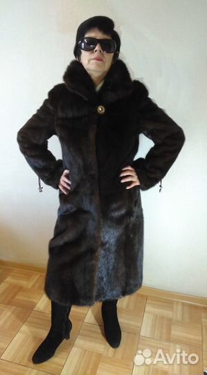 Продаю шубу норковую. Новую