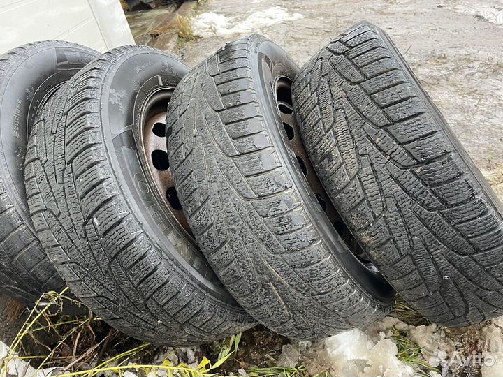 Kumho I'Zen Stud Snow KW11 19.5/65 R15