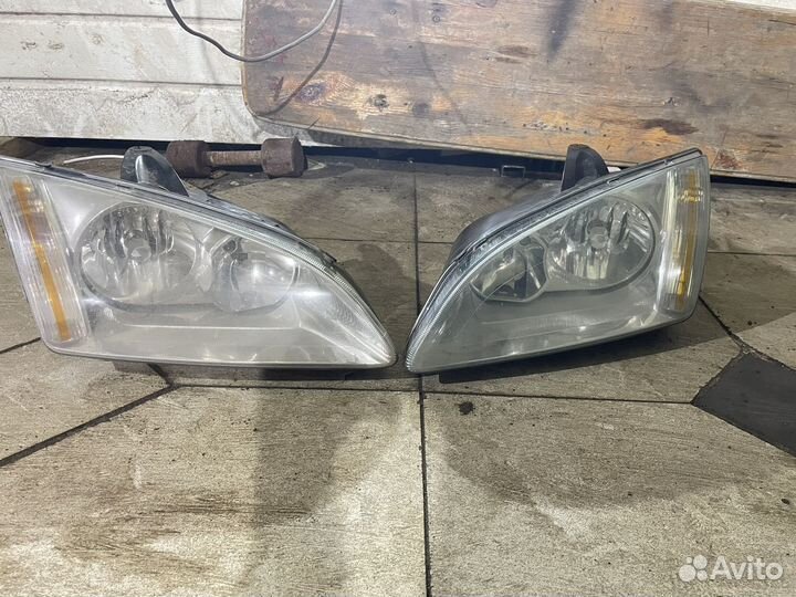Фара Ford Focus 2