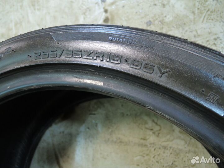 Hankook Ventus V12 Evo2 K120 255/35 R19