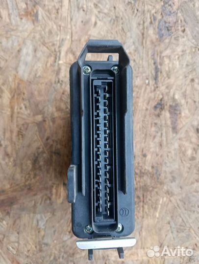 Блок управления двигателем AAR Audi 100с4