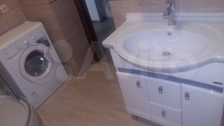 2-к. квартира, 61 м², 1/10 эт.