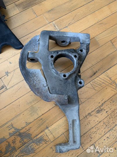 Кулак поворотный ступицы правый