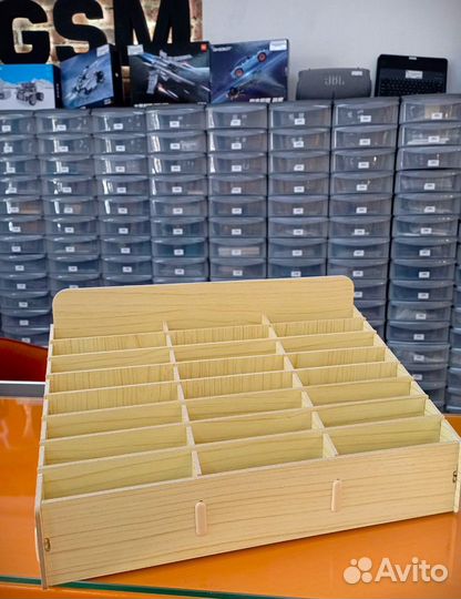 Деревянный ящик для хранения смартфонов на 24 мест