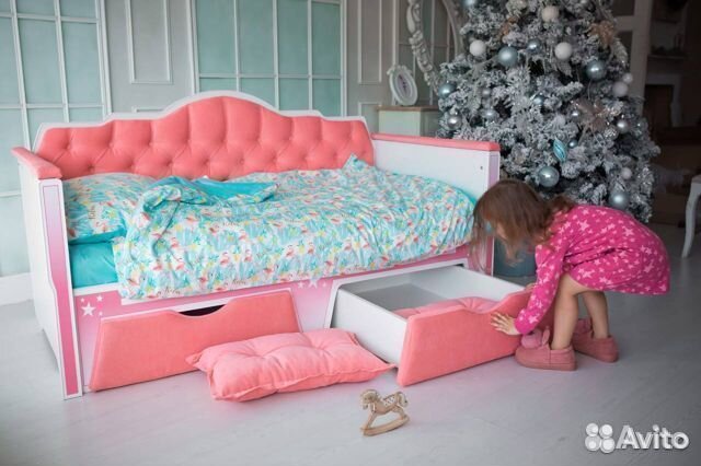 Детская кроватка с каретной стяжкой