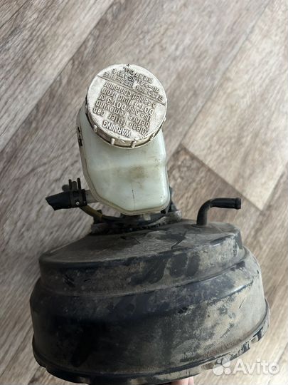 Главный тормозной цилиндр и вакумник