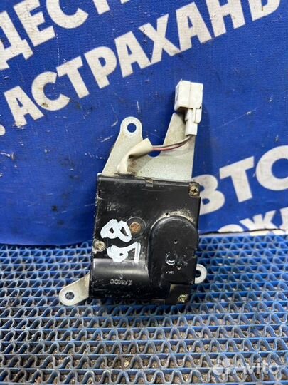 Моторчик заслонок отопителя Hyundai Sonata 4 седан