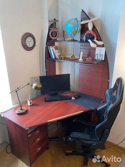 Детская кровать, шкаф, тумба, стол в морском стиле