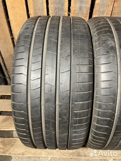 Pirelli P Zero PZ4 245/40 R20 и 275/35 R20