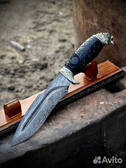 Нож из дамаской стали