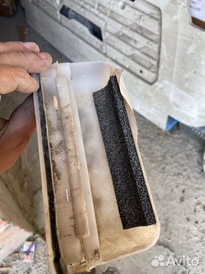 Решетка вентиляционная задняя левая Toyota Land