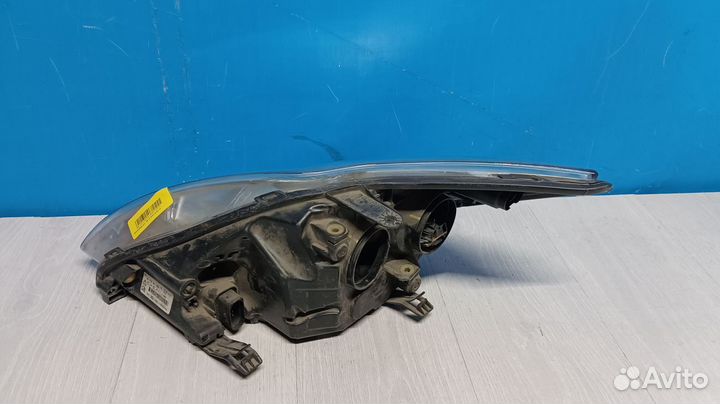 Фара правая Ford Focus 2008-2011