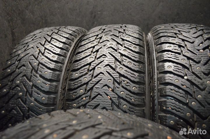 Nokian Tyres Hakkapeliitta 8 205/60 R16 92T