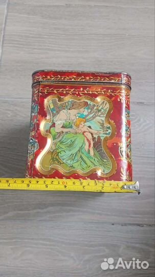 Коробка от карамели жестяная