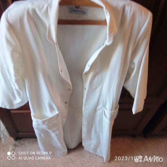 Белый медицинский халат женский