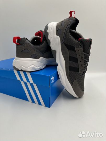 Кроссовки adidas