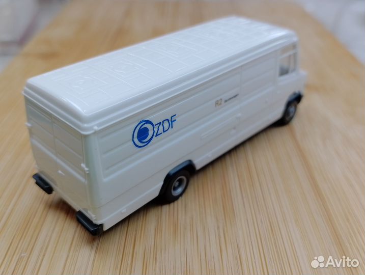 Mercedes Benz 609D (1986-1996)