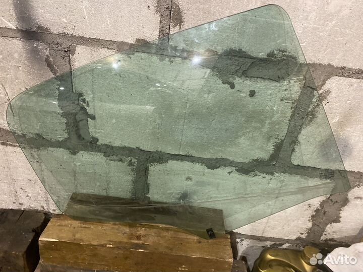 Стекло заднее правое Peugeot 308 T7