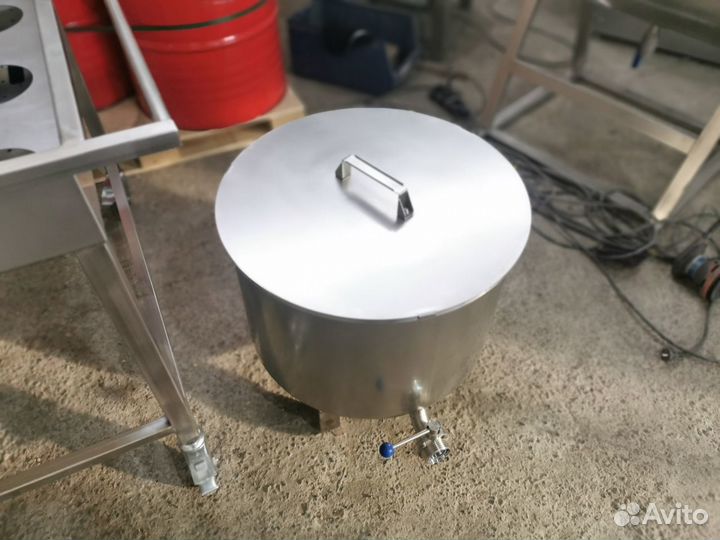 Емкость из пищевой нержавейки