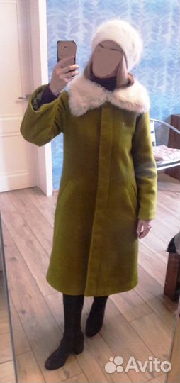 Пальто с меховым воротником