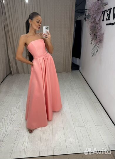 Вечернее атласное платье в пол